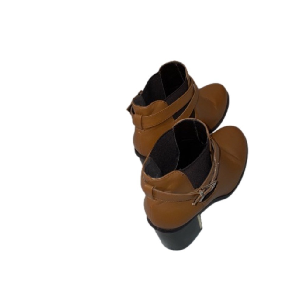 Fantastic BuyForever 21 Brown Faux Leather Bold Accent Buckle Size 9 Tiny Flaw - Picture 5 of 13